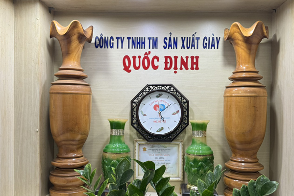 Công ty sản xuất, gia công giày dép, giày da theo yêu cầu giá rẻ Quốc Định.